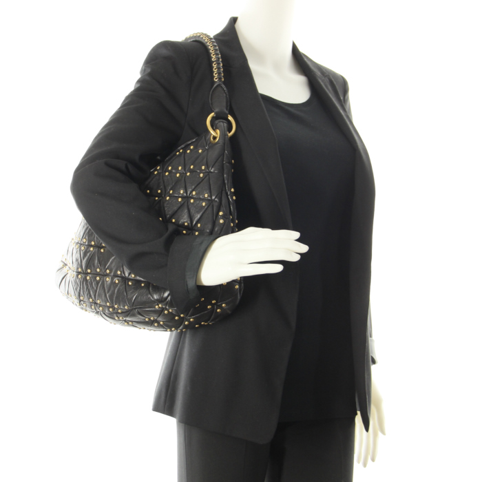 Miu Miu in black studded quilted leather - Detail D2