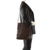Bolso para llevar al hombro Louis Vuitton Musette en lona Monogram y cuero natural - Detail D1 thumbnail