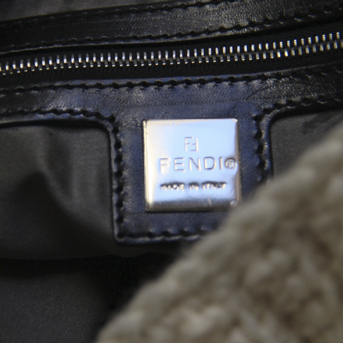 Fendi Big Mama handbag in cream whool and black leather - Detail D3