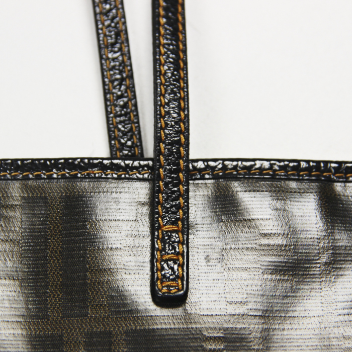 Fendi Shopping bag in tela monogram cerata marrone e pelle verniciata nera - Detail D5
