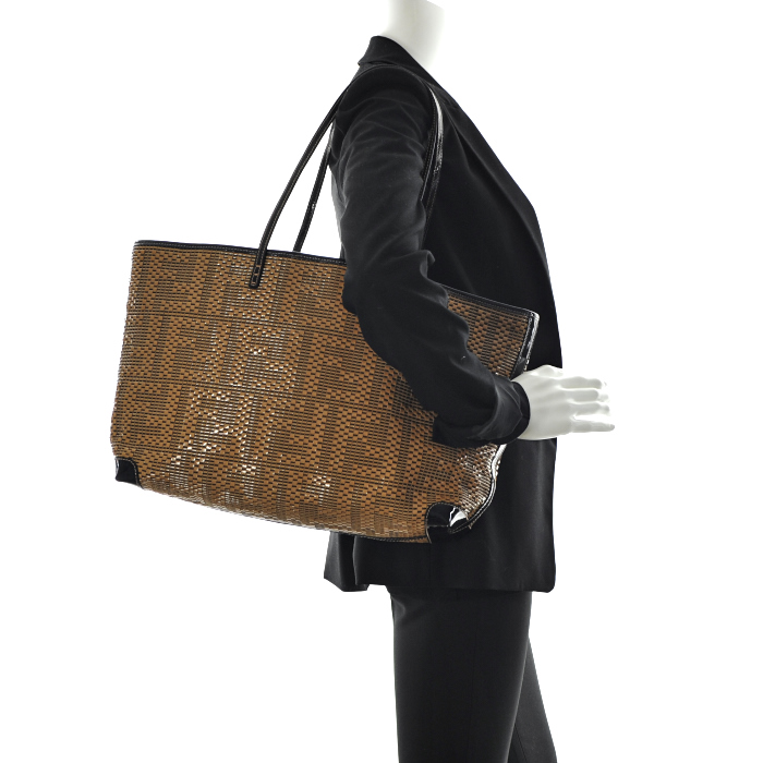 Bolso Cabás en charol Monogram beige y negro - Detail D1