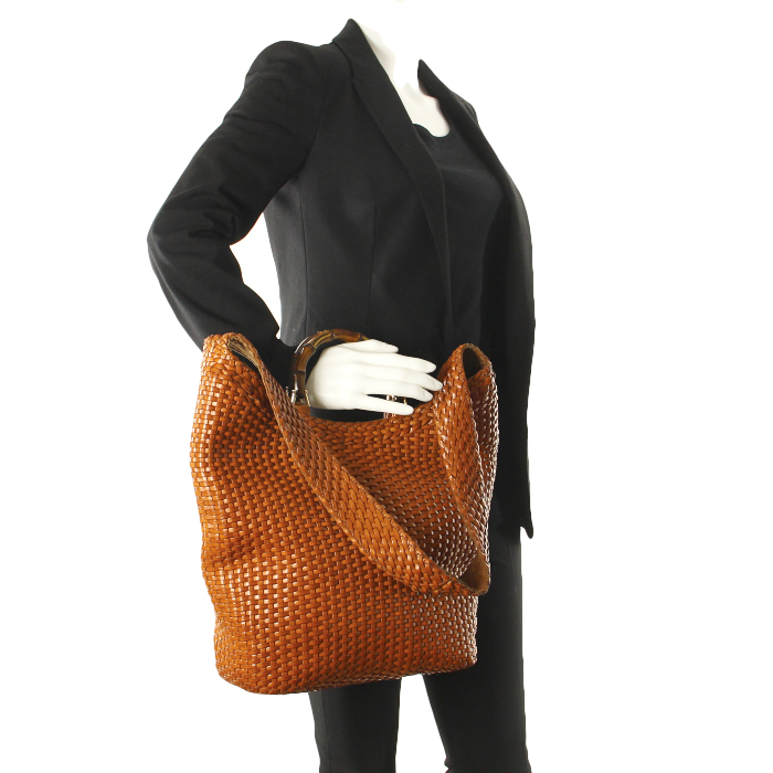 Sac à main Gucci Bamboo en cuir tressé cognac - Detail D2