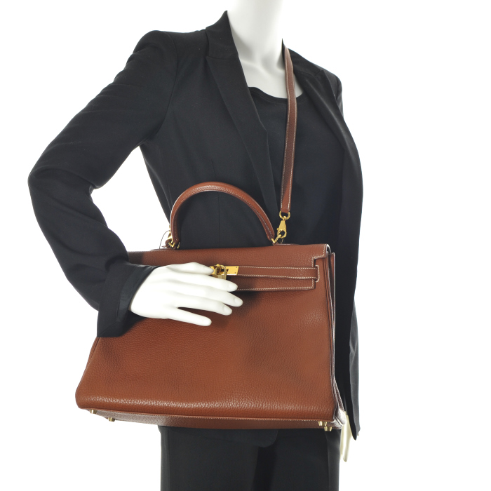 Hermès Kelly 35 cm en cuir fauve - Detail D1