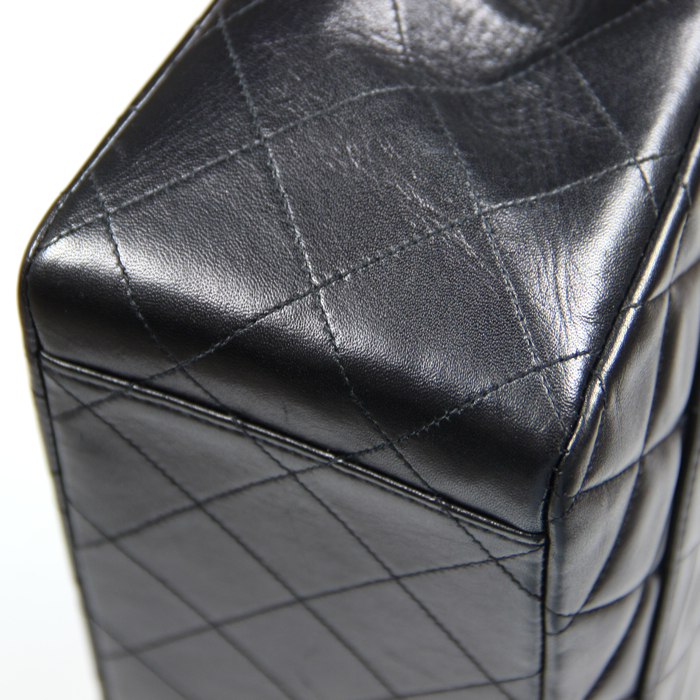 Chanel Timeless Maxi Jumbo en cuir matelassé noir  - Detail D2