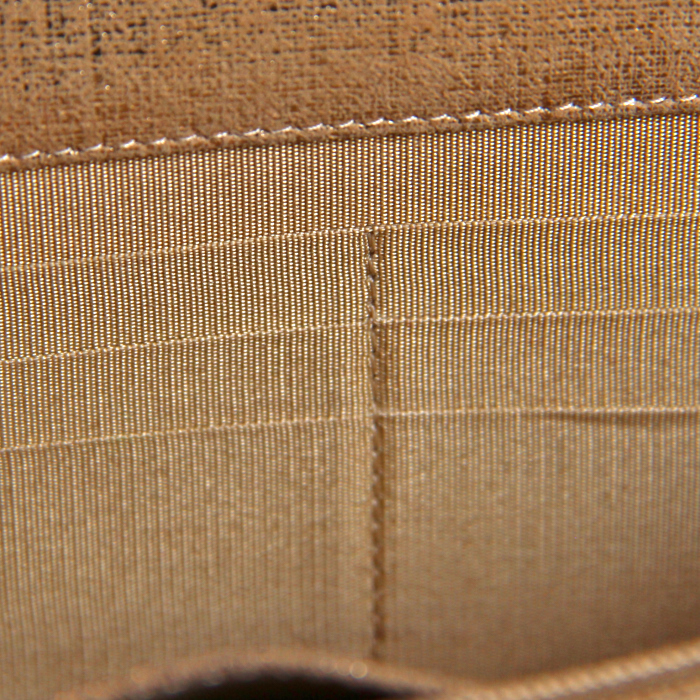 Chanel O-mini in gold quilted leather - Detail D4