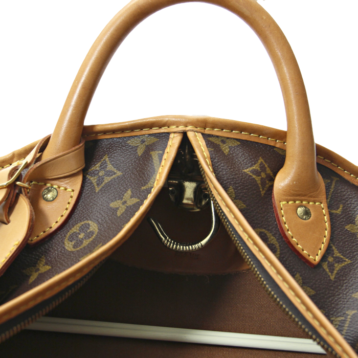 Louis Vuitton Housse porte-habits en toile monogram et cuir naturel - Detail D3
