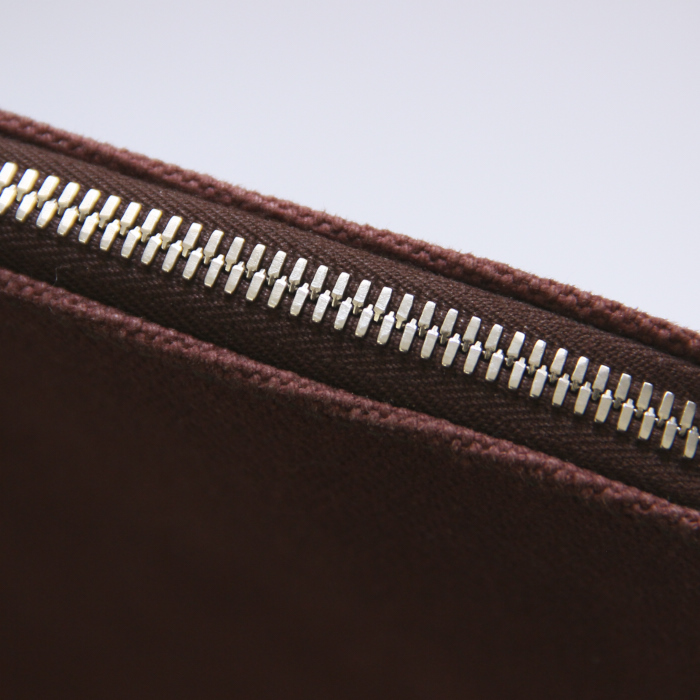 Hermes sac de voyage Heeboo en toile bordeaux et cuir marron - Detail D5