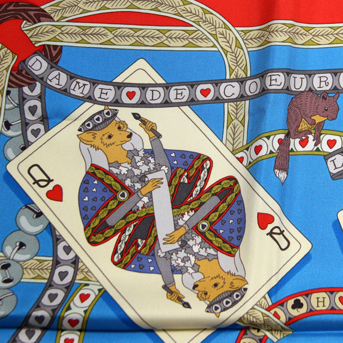 Hermès carré foulard Dame de coeurs en twill de soie rouge - Detail D2