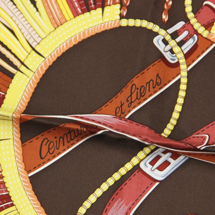 Pañoleta Hermes Carre Hermes en sarga de seda roja, amarilla y marrón - Detail D3