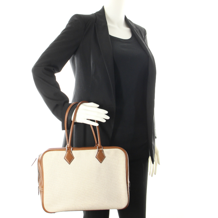 Hermes sac à main Plume en cuir marron et toile beige - Detail D1