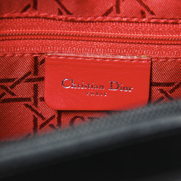 Christian Dior Lady Dior moyen modèle en cuir mat noir - Detail D3