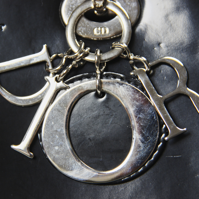 Christian Dior Lady Dior moyen modèle en cuir mat noir - Detail D5