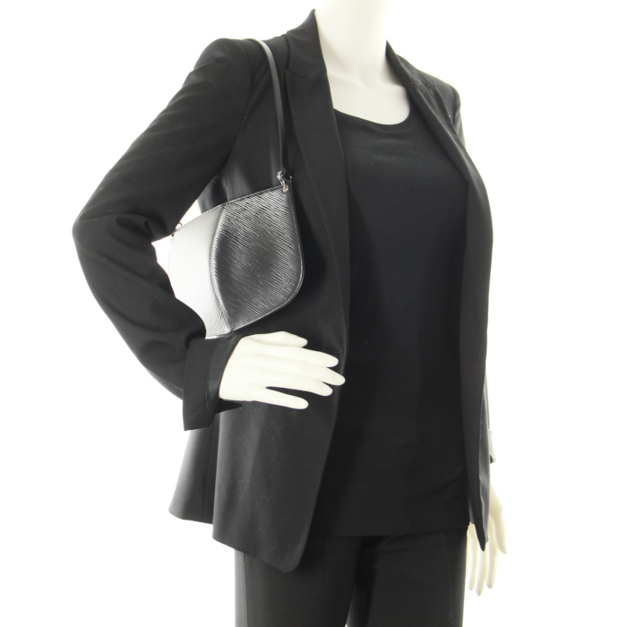 Louis Vuitton pochette demi-lune en cuir épi noir  - Detail D1