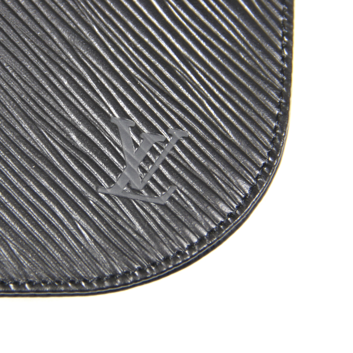 Louis Vuitton pouch demi-lune in black epi leather - Detail D3