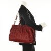 Handbag in red leather - Detail D1 thumbnail