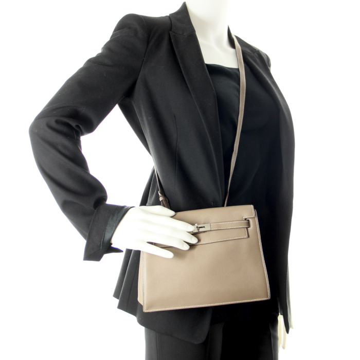 Hermès Kelly Danse en cuir étoupe - Detail D1