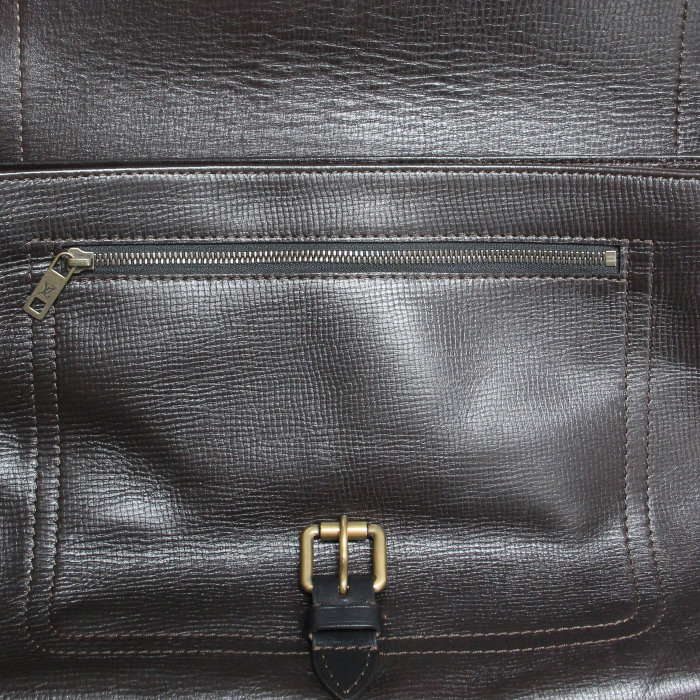 Louis Vuitton sacoche en cuir Utah marron - Detail D5