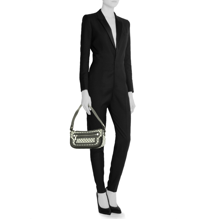 Celine Vintage Handbag in grey monogram denim canvas and black leather - Detail D1