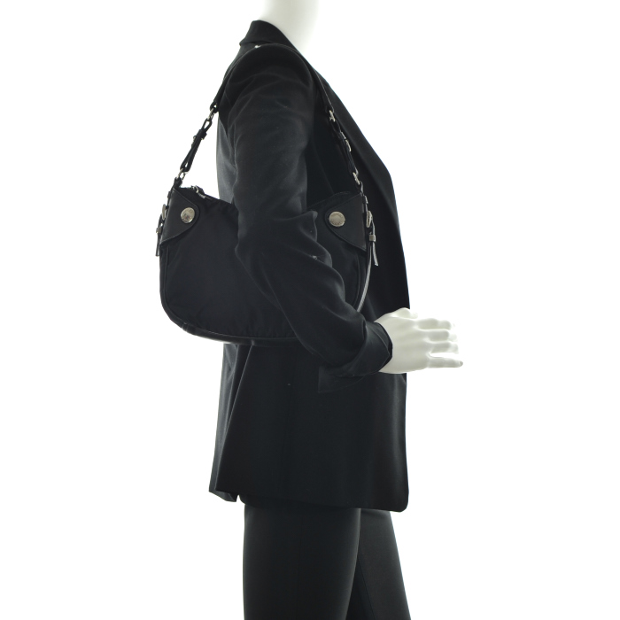 Prada in black canvas and leather - Detail D1