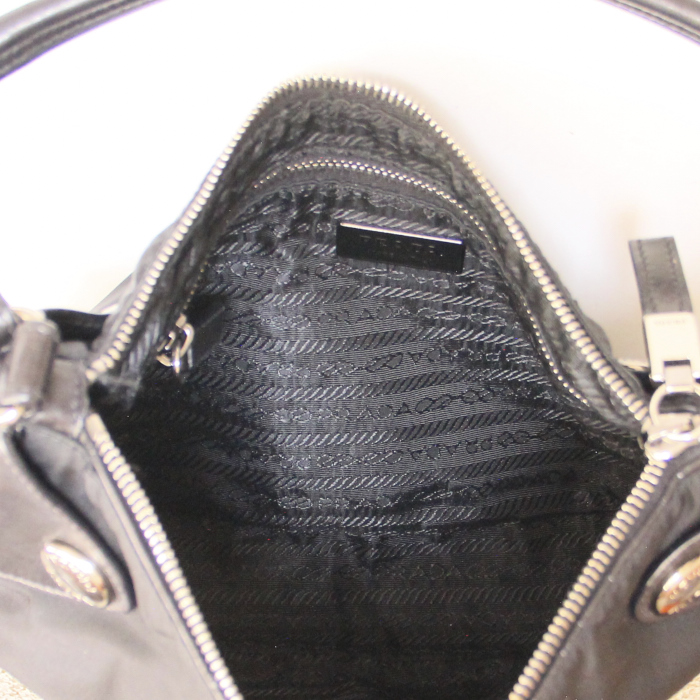 Prada in black canvas and leather - Detail D2