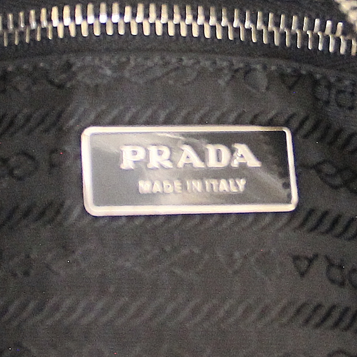 Prada in black canvas and leather - Detail D3