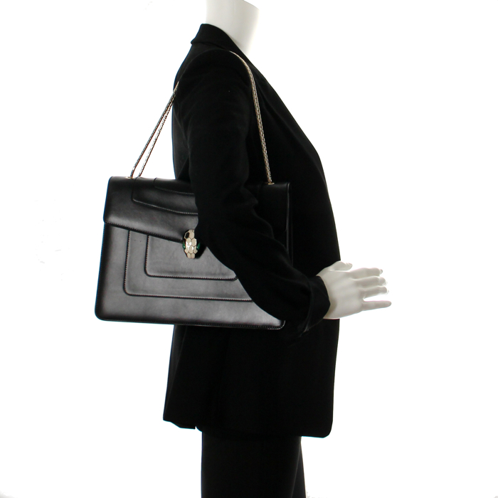 Bulgari Serpenti medium size in black leather - Detail D2