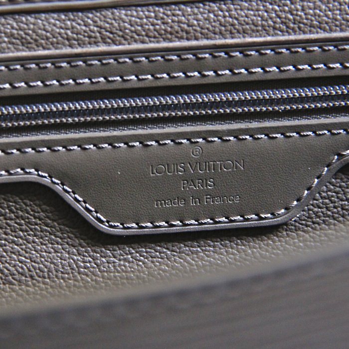  Louis Vuitton Sac Plat en cuir épi taupe  - Detail D3