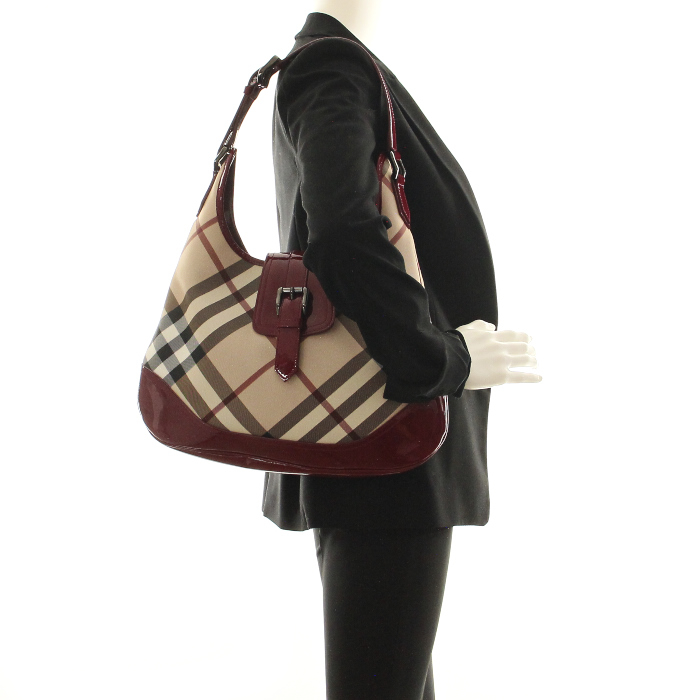 Burberry in Haymarket canvas and burgundy patent leather  - Detail D1