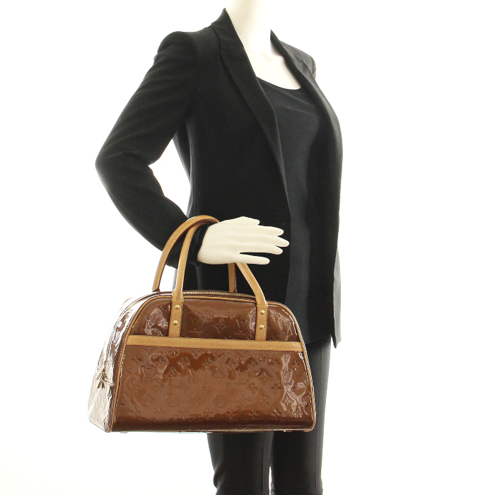 Louis Vuitton Thompson square in bronze monogram patent leather - Detail D1