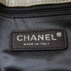 Chanel Croisiére handbag in off-white quilted leather and black piping - Detail D4 thumbnail