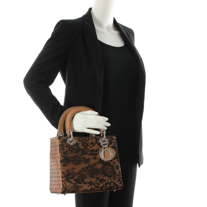 Christian Dior Lady Dior in beige leather and black lace - Detail D1