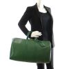 Louis Vuitton Keepall 45 cm in green epi leather - Detail D1 thumbnail