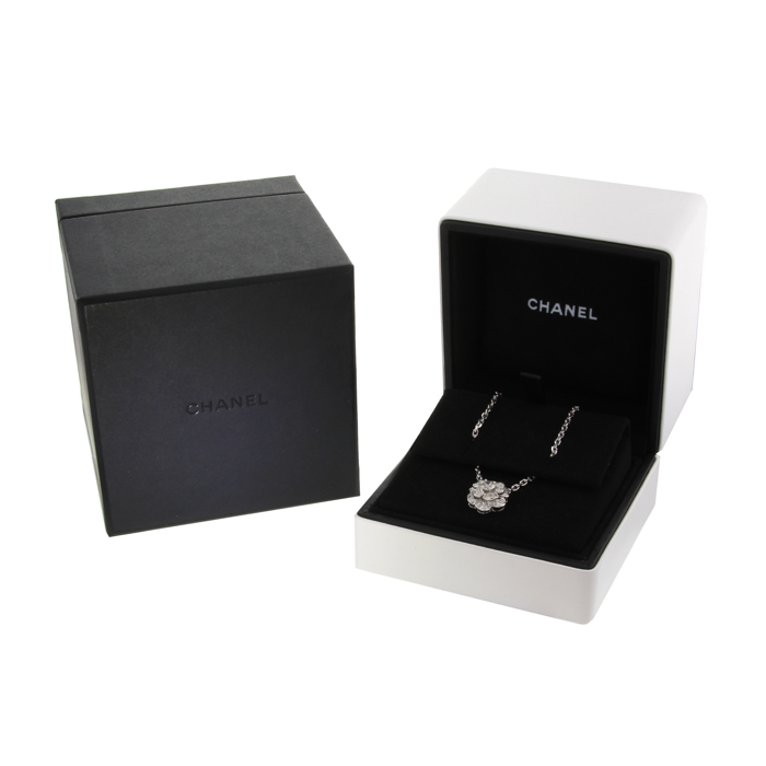 Chanel white gold and diamonds Camelia Couture necklace - Detail D1