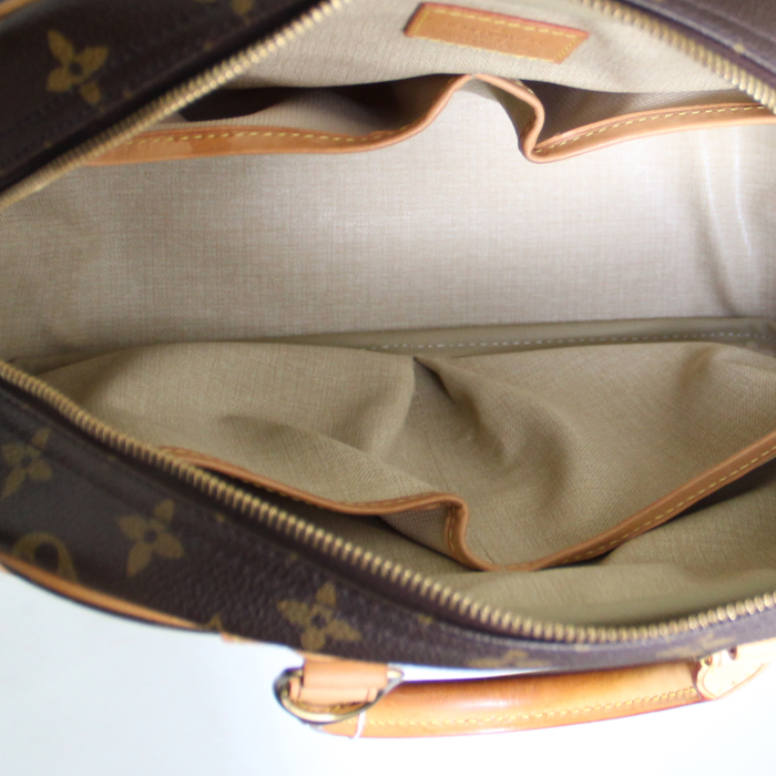 Louis Vuitton Trouville in canvas monogram and natural leather - Detail D2