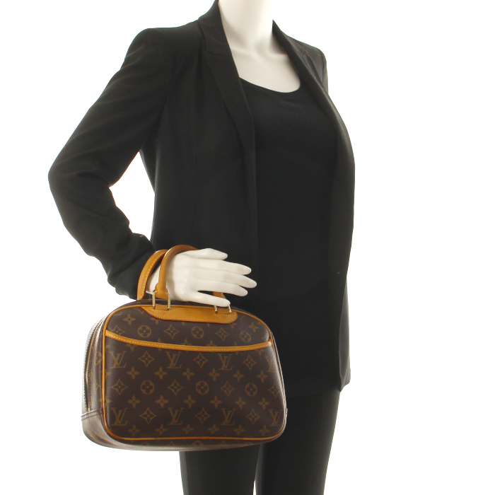 Louis Vuitton Trouville in canvas monogram and natural leather - Detail D1