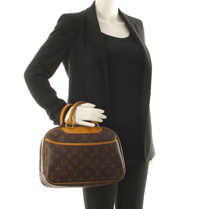 Louis Vuitton Trouville in canvas monogram and natural leather - Detail D1