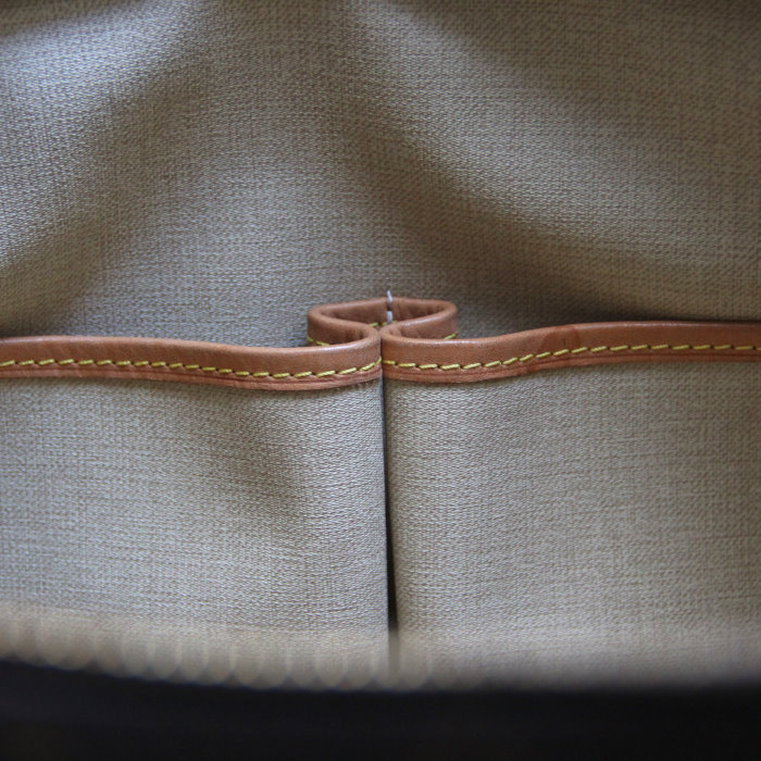 Louis Vuitton Reporter grand modèle en toile monogram et cuir naturel - Detail D4