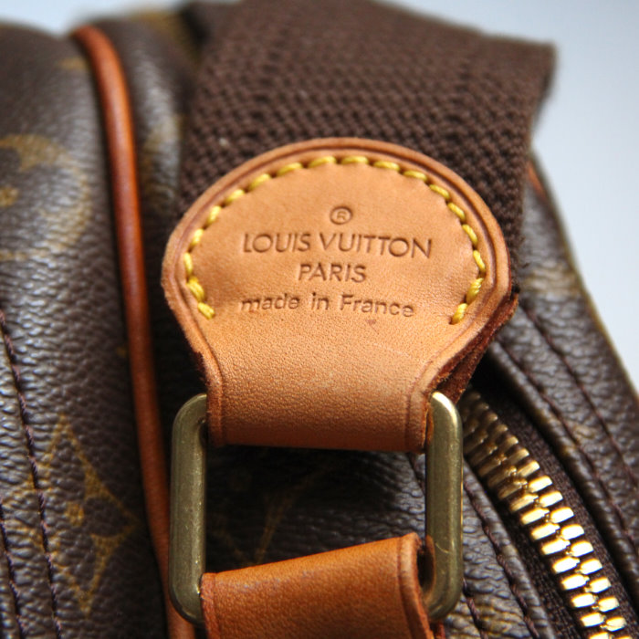 Louis Vuitton Reporter grand modèle en toile monogram et cuir naturel - Detail D5