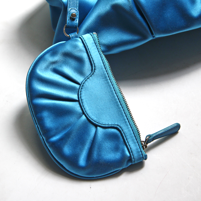 Dior in turquoise satin - Detail D3