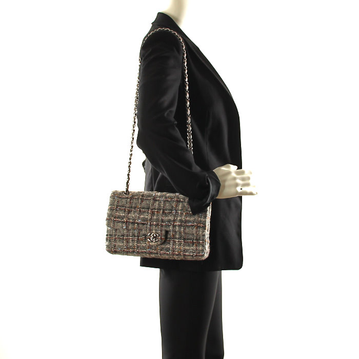 Chanel Timeless in grey quilted tweed - Detail D2