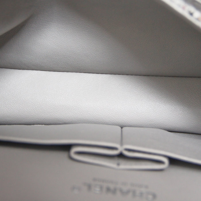 Chanel Timeless in grey quilted tweed - Detail D3