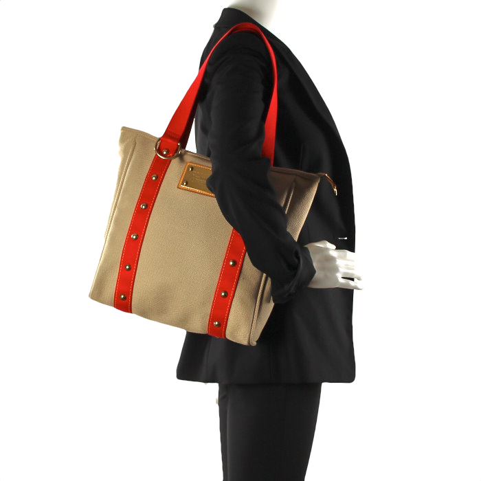 Louis Vuitton Antigua en toile beige et rouge - Detail D1
