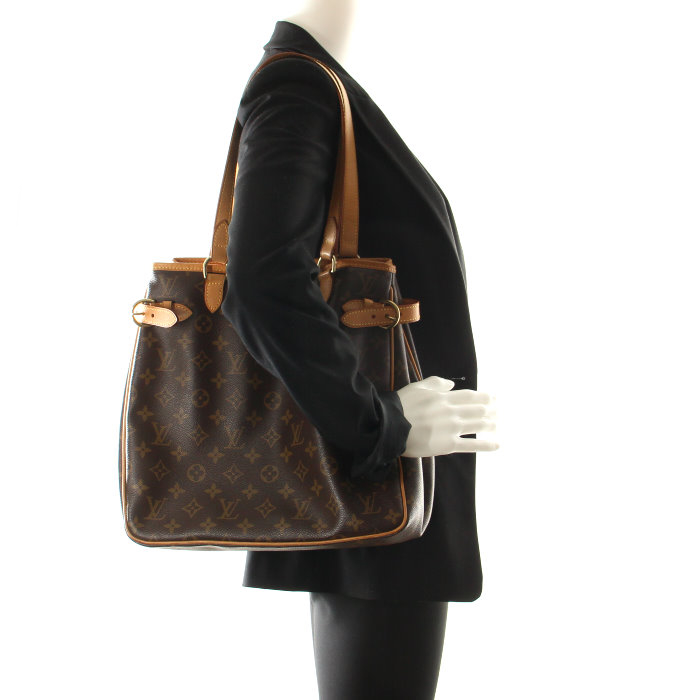 Louis Vuitton Batignolles en toile monogram et cuir naturel - Detail D1