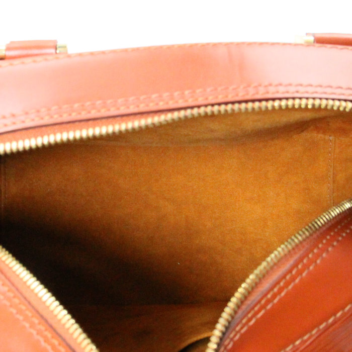 Handbag in brown epi leather - Detail D2