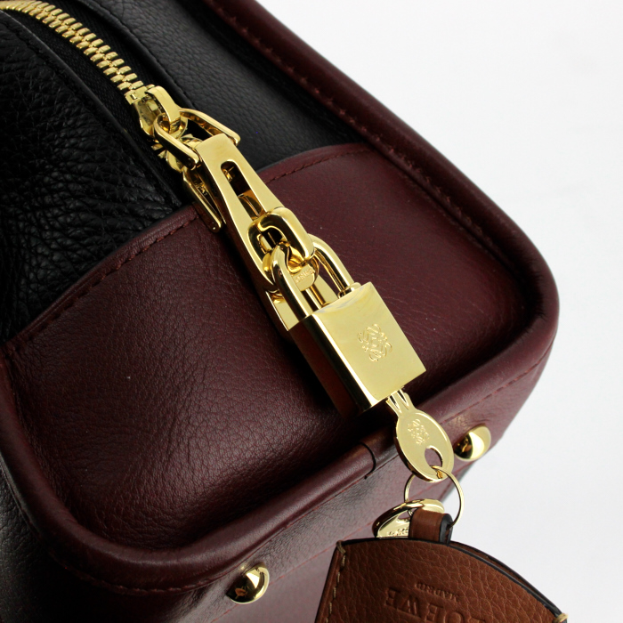 Bolso de mano Loewe Amazona en cuero tricolor negro color burdeos y marrón - Detail D4
