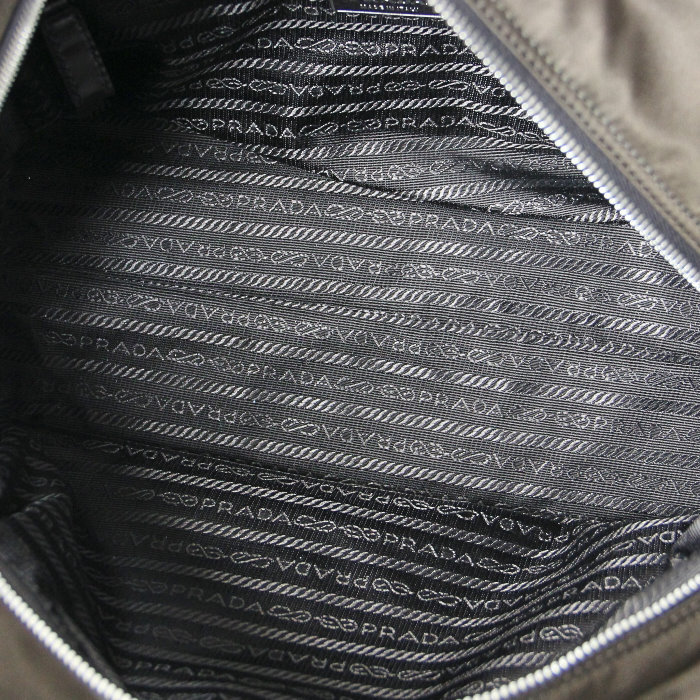 Bolso de mano Prada autres sacs et maroquinerie en lona caqui y cuero marrón - Detail D2