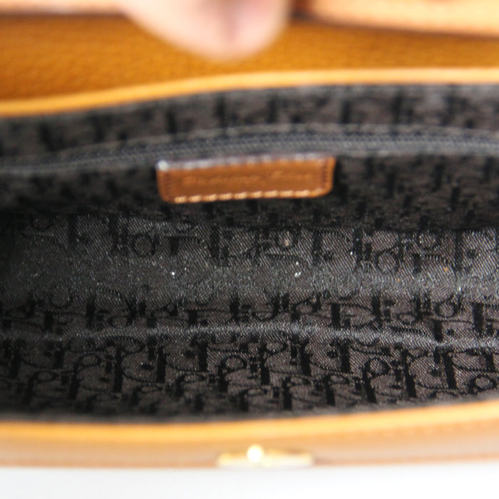 Christian Dior in brown leather - Detail D2