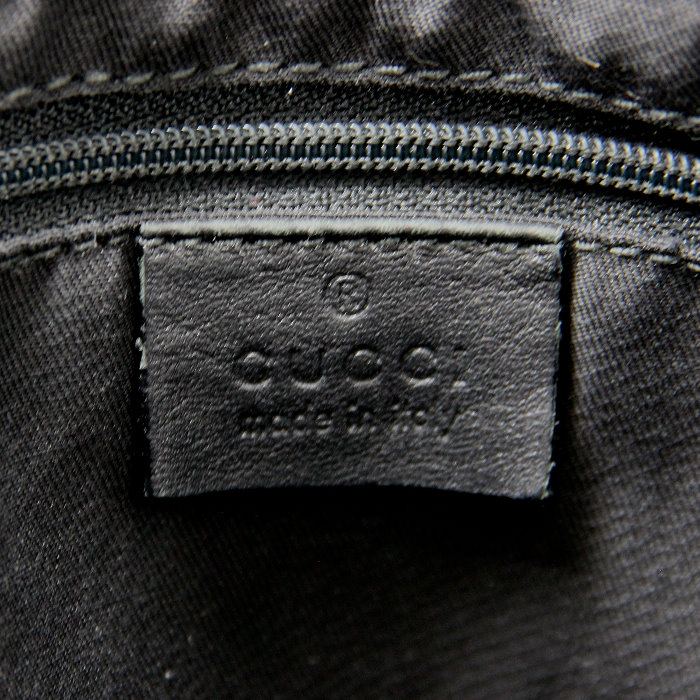 Gucci in black leather - Detail D3