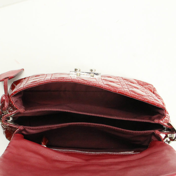 Christian Dior Miss Dior Bag in burgundy patent cannage leather - Detail D2