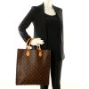 Louis Vuitton Sac Plat in monogram canvas and natural leather - Detail D1 thumbnail